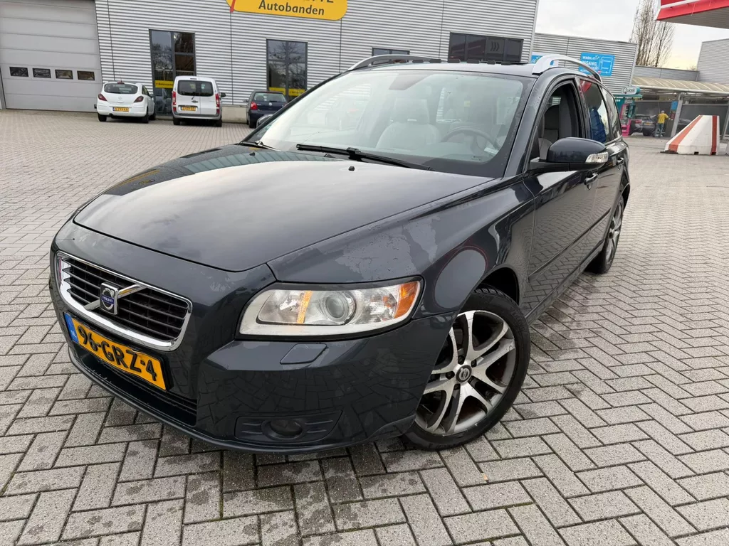 Volvo V50 1.8 Momentum NAP NIEUWE APK TREKHAAK LEER